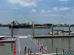 Liga de alumínio 6061 T6 doca flutuante marina ponton de passagem flutuante para uso em clubes de iates